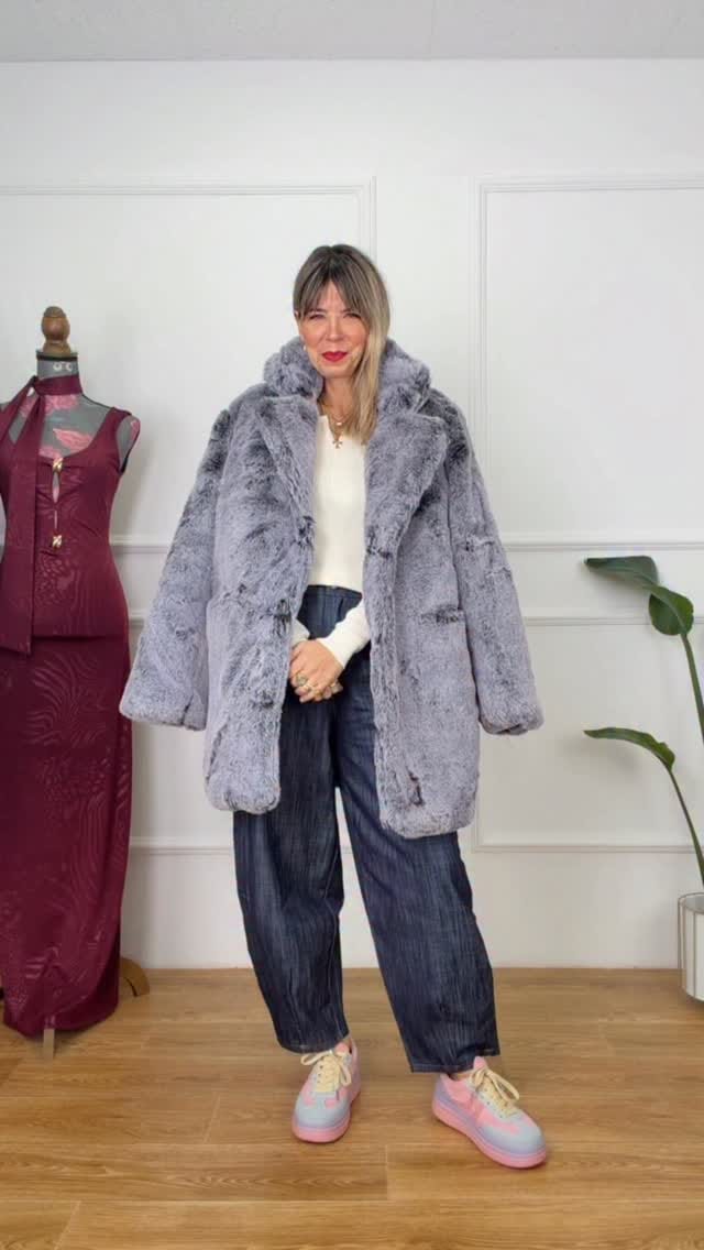 Post 5 by Petite Boudoir on Instagram (video)