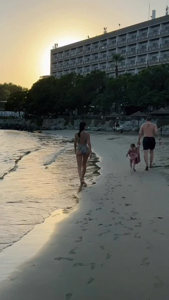 Post 8 by Nasia Siaila on Instagram (video)