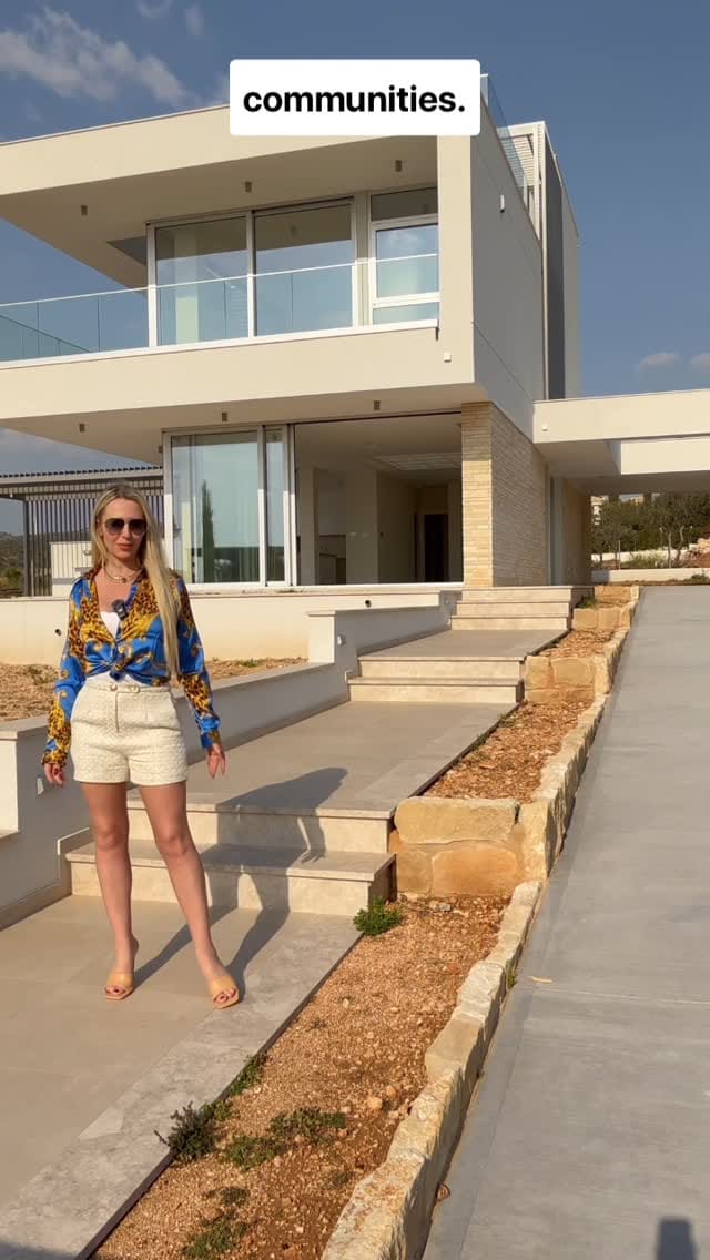 Post 9 by Naomi Isted on Instagram (video)