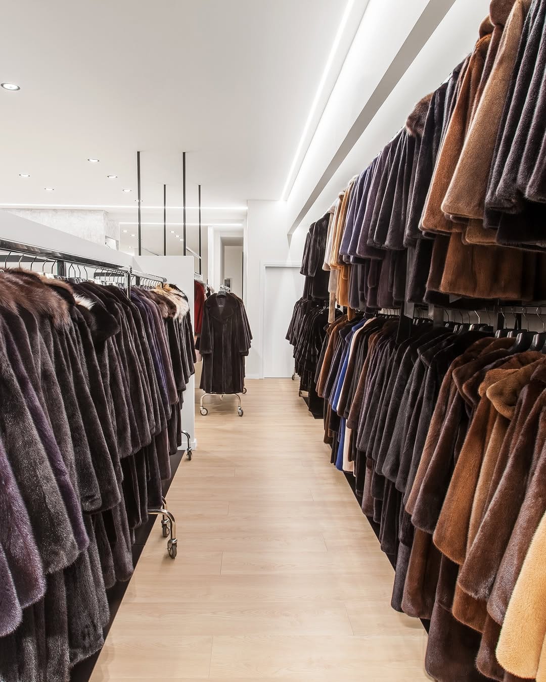 Post 9 by MΛΝΖΛRI Original Luxury Fur on Instagram (image)