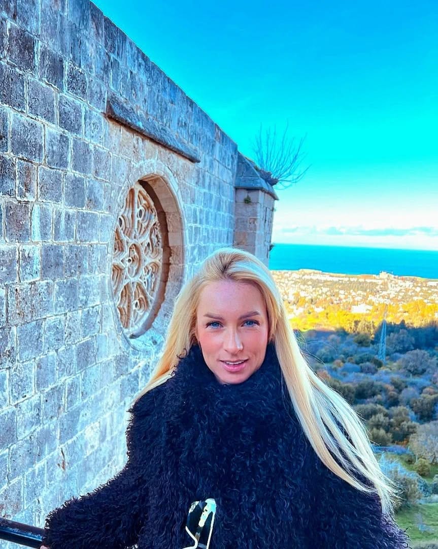 Post 1 by Julia Koretskaya on Instagram (image)