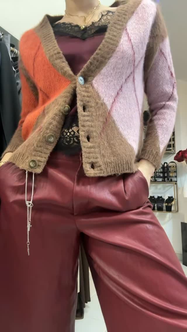 Post 6 by Baroc Boutique on Instagram (video)