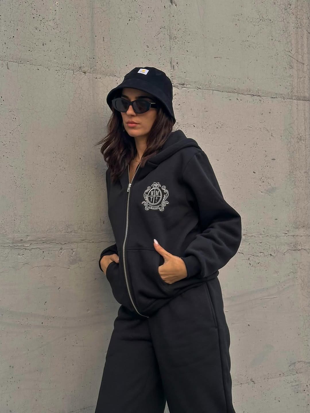 Post 1 by 𝙒𝙃𝙊𝙈𝘼𝘿𝙀𝙏𝙃𝙄𝙎 on Instagram (carousel)