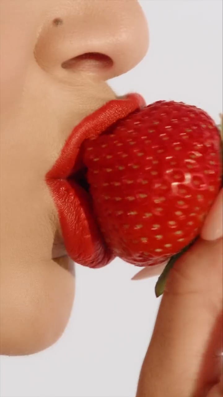 Post 3 by MAC Cosmetics Cyprus Market on Instagram (video)
