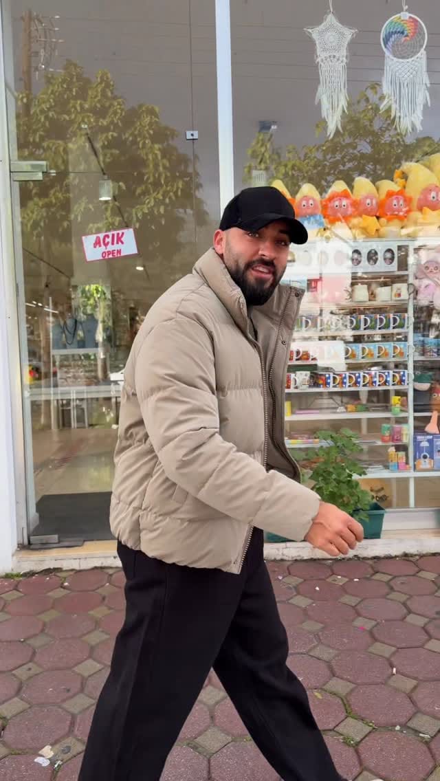 Post 5 by Terri Berri Menswear on Instagram (video)
