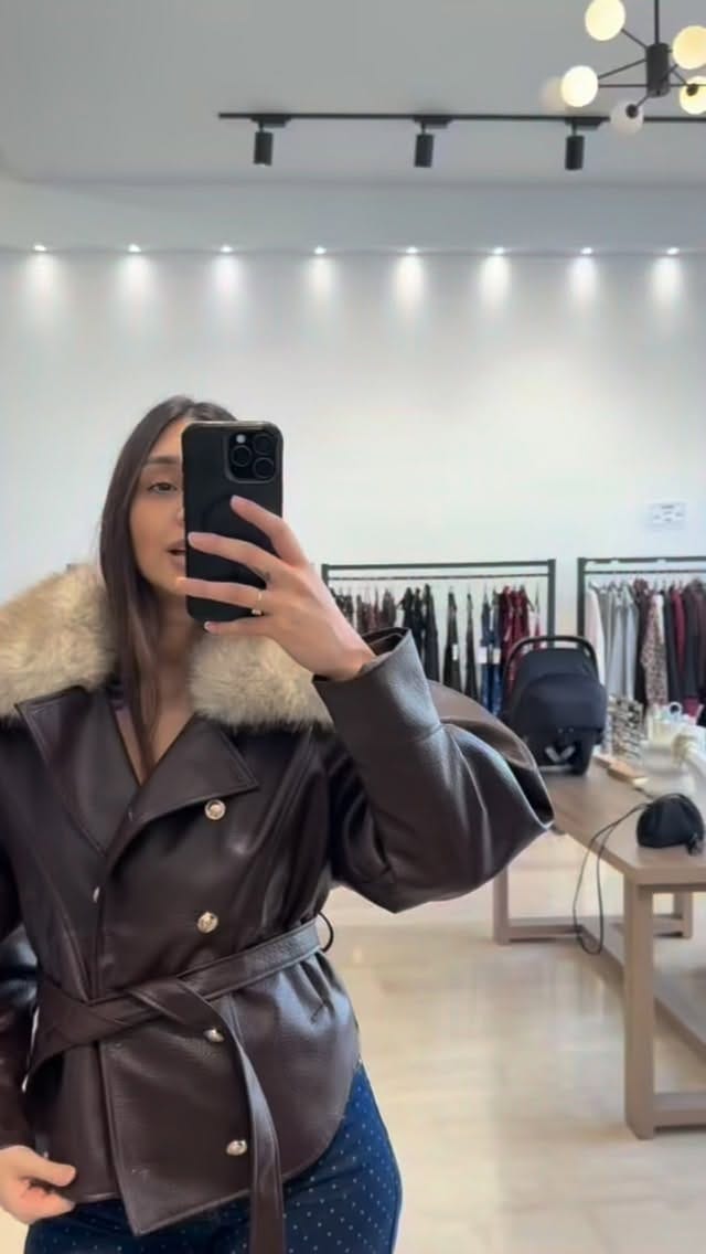 Post 2 by Rivière on Instagram (video)