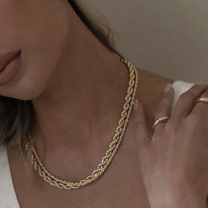 Post 10 by finejewelz_ on Instagram (image)