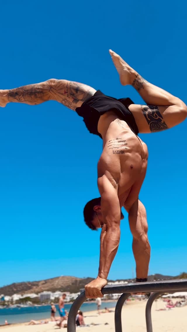 Post 1 by Juan Carlos Fitness on Instagram (video)