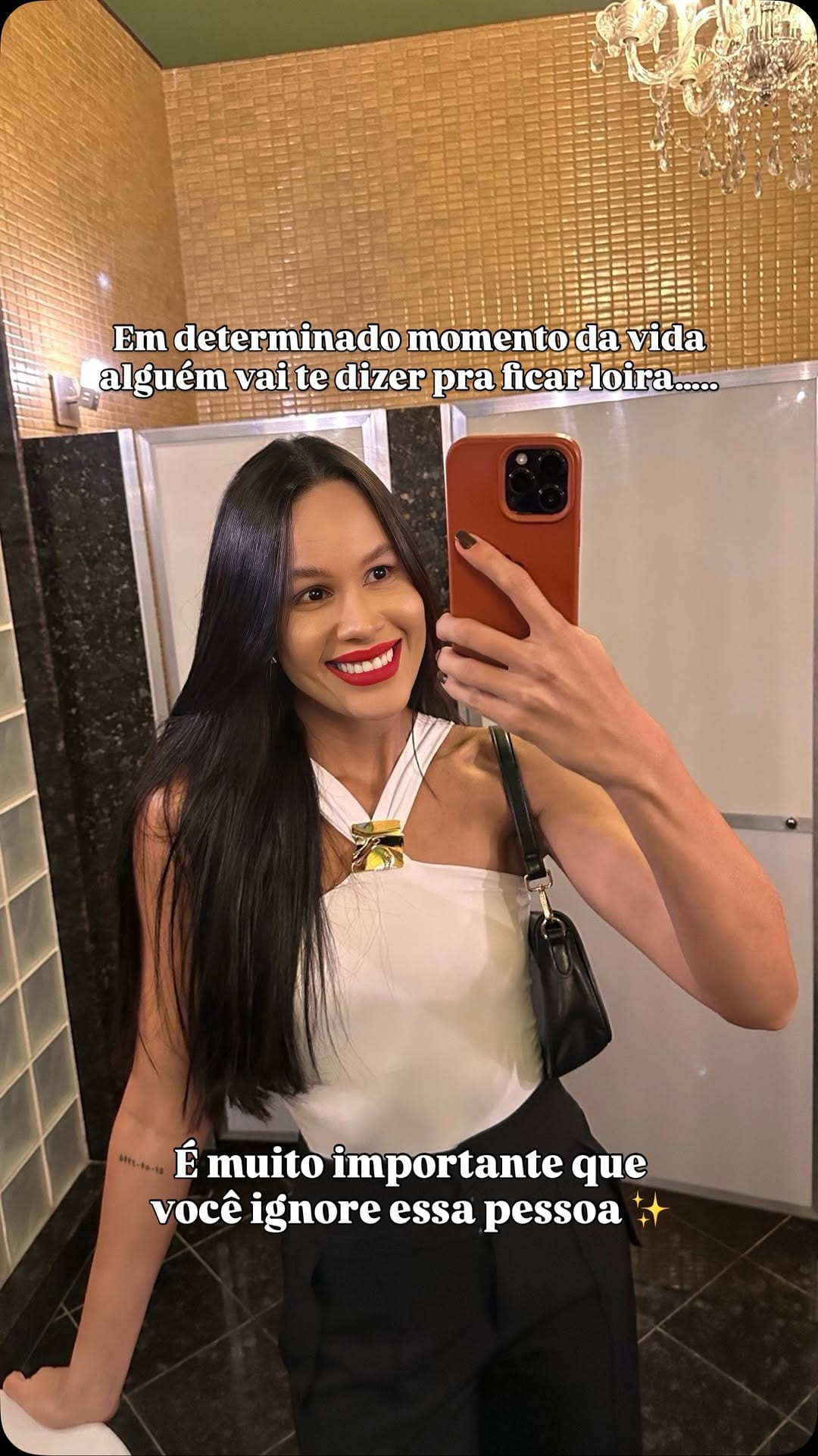 Post 7 by Jhullie Neves on Instagram (video)