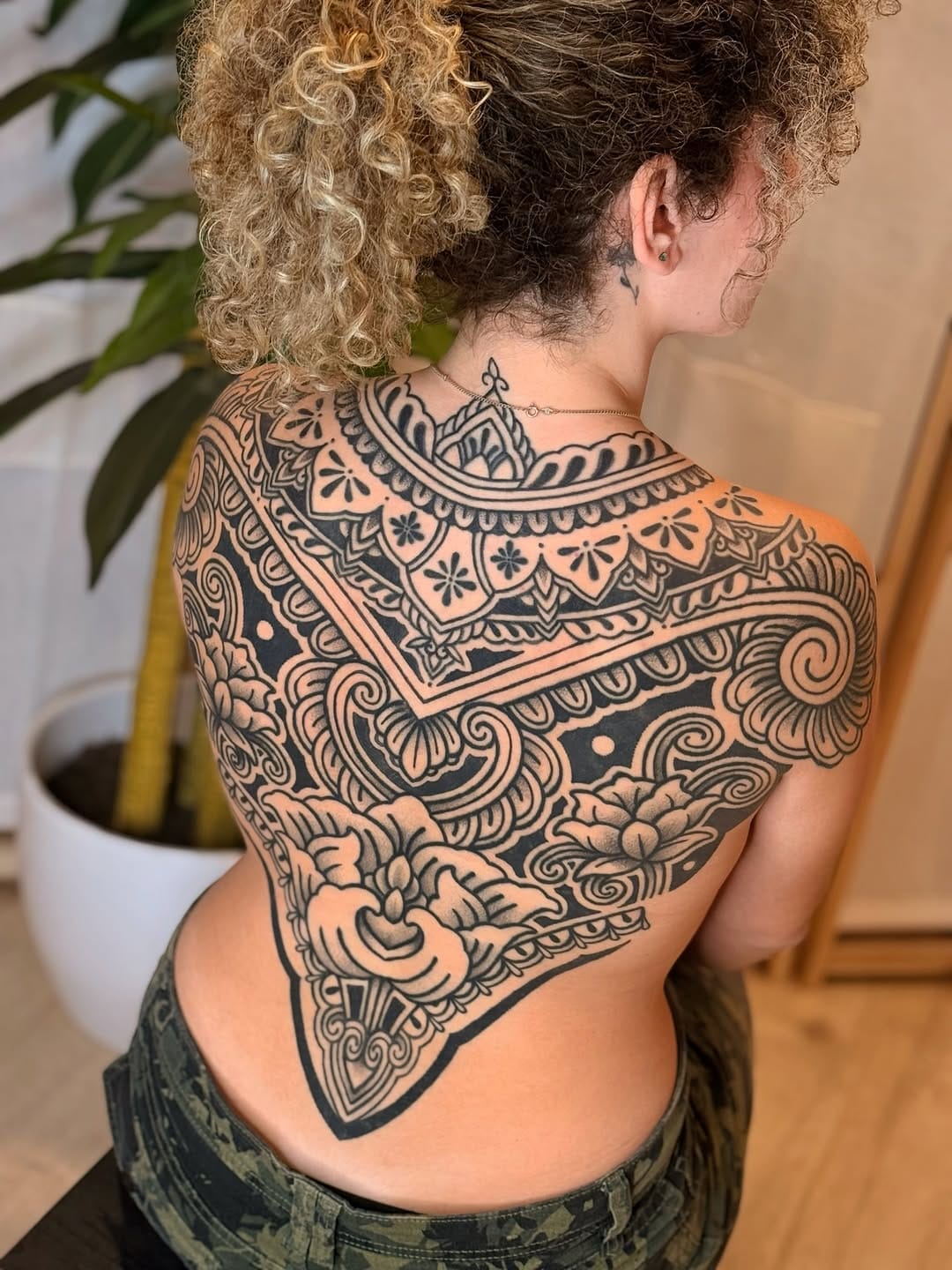 Post 1 by ✥ ORNAMENTAL • TRIBAL • BLACKWORK • DOTWORK ✥ on Instagram (carousel)