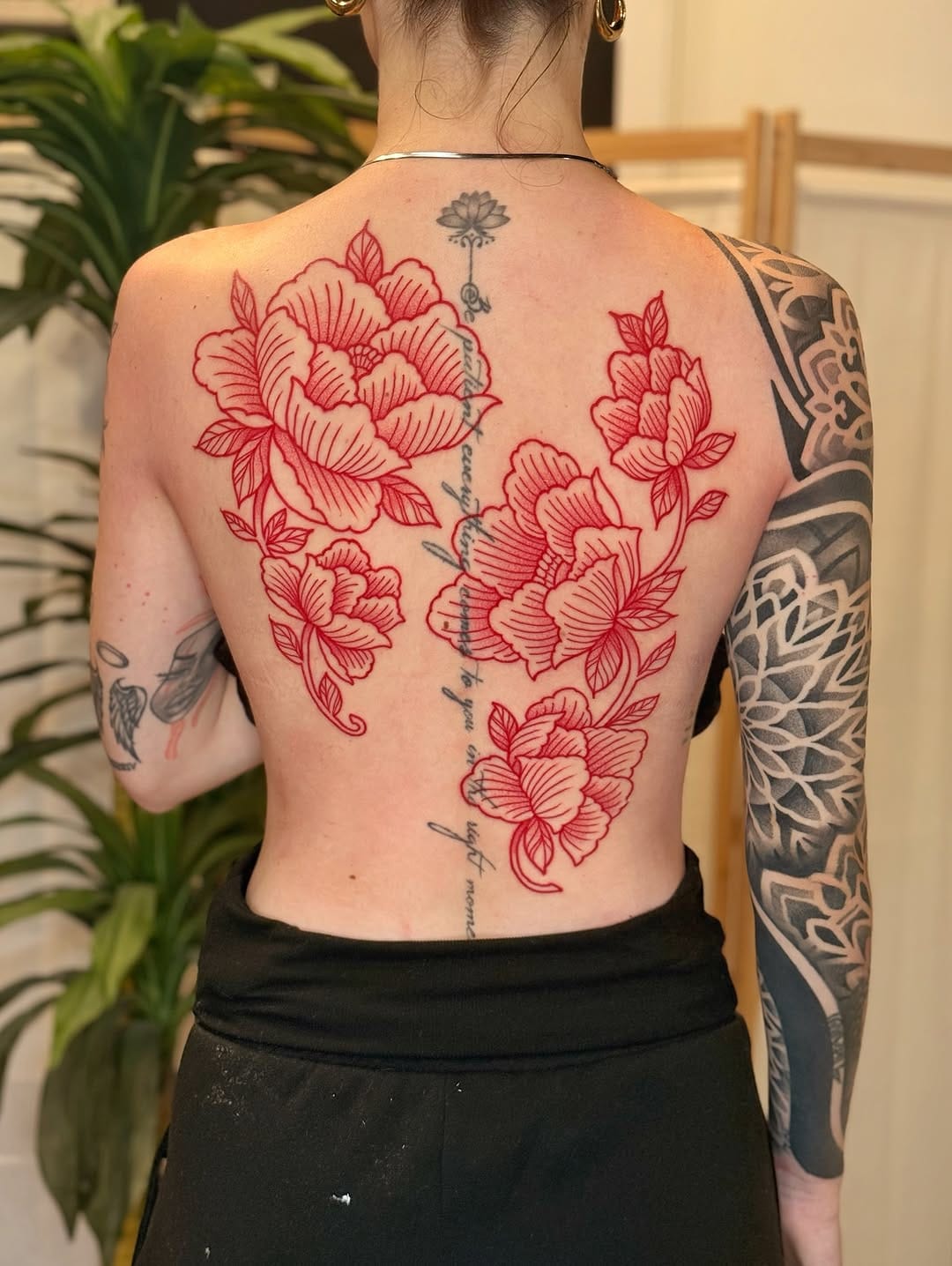 Post 5 by ✥ ORNAMENTAL • TRIBAL • BLACKWORK • DOTWORK ✥ on Instagram (carousel)