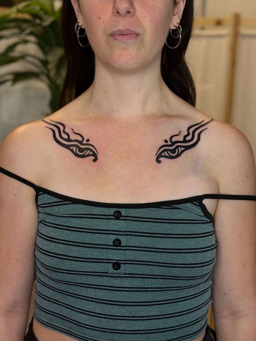 Post 6 by ✥ ORNAMENTAL • TRIBAL • BLACKWORK • DOTWORK ✥ on Instagram (carousel)
