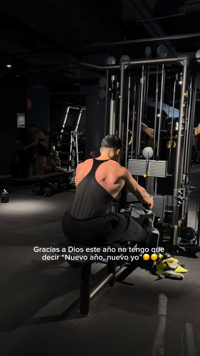 Post 10 by Santi Zabalza | Coach Fitness Online on Instagram (video)