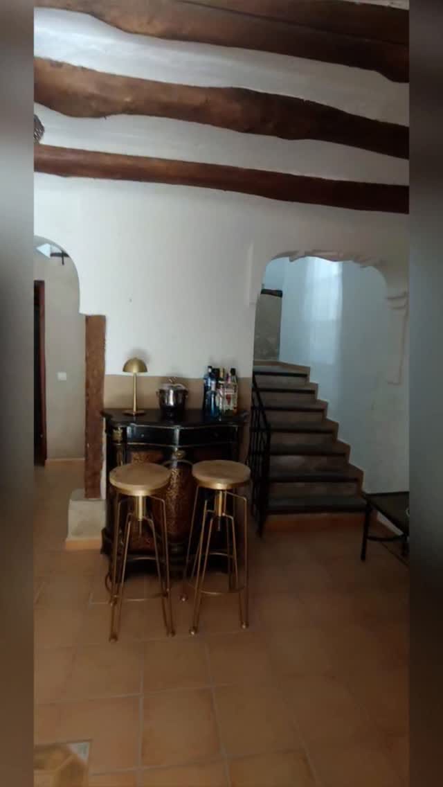Post 3 by Dra. Maria Pilar Lopez Medicina Antiaging on Instagram (video)