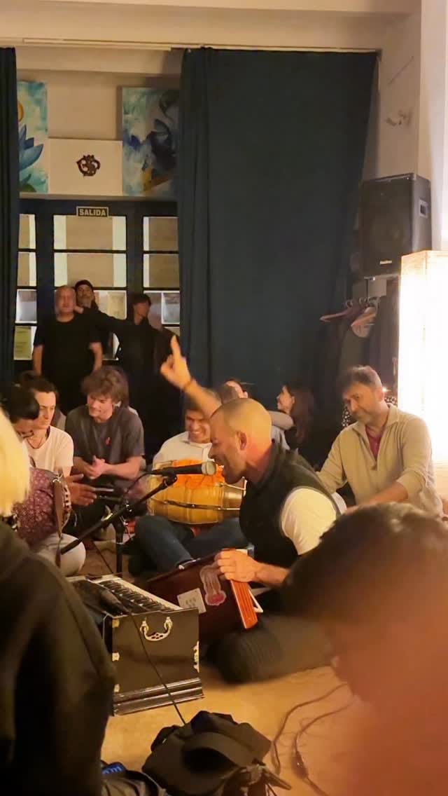 Post 7 by Jerome Burdi (-^-) on Instagram (video)