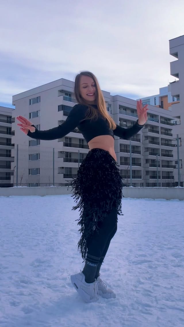 Post 6 by 𝐂𝐫𝐢𝐬𝐚 ❀ on Instagram (video)