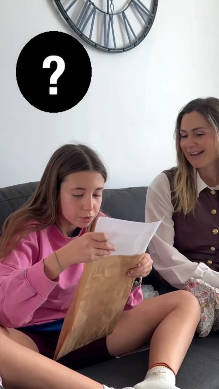 Post 2 by Laura Bravo on Instagram (video)