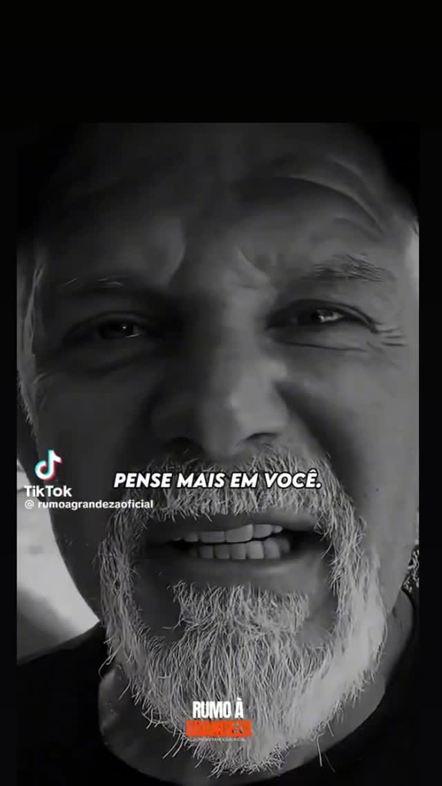 Post 8 by Vitória Vianna on Instagram (video)