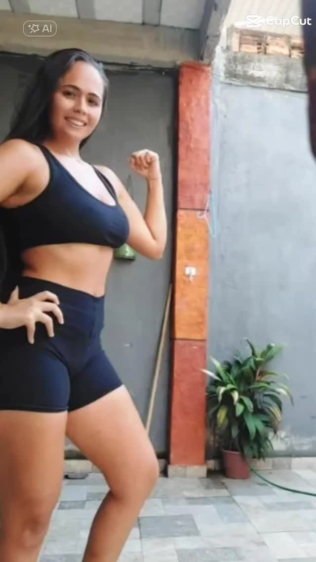 Post 9 by Vitória Vianna on Instagram (video)