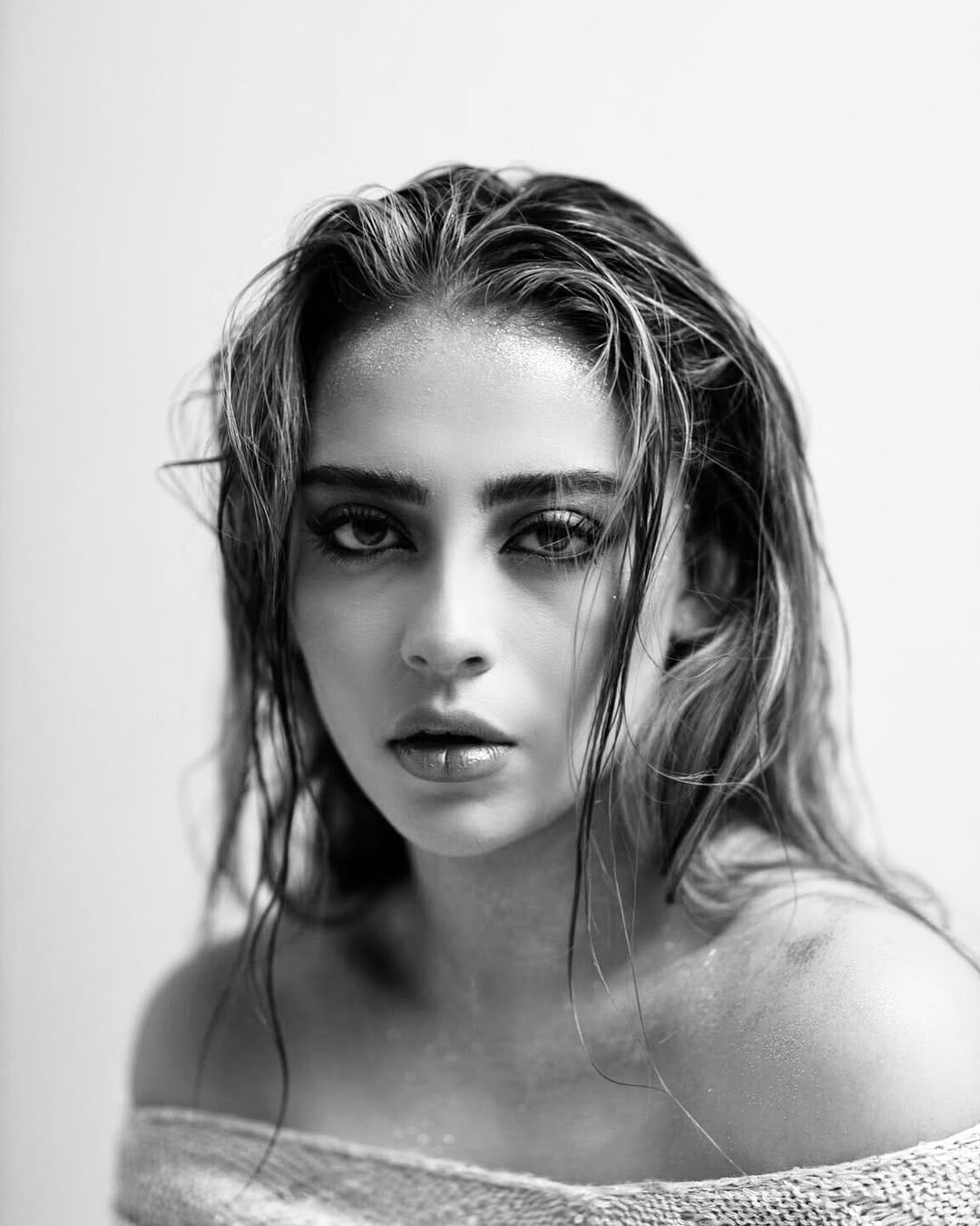 Post 6 by Melissa Rea on Instagram (image)