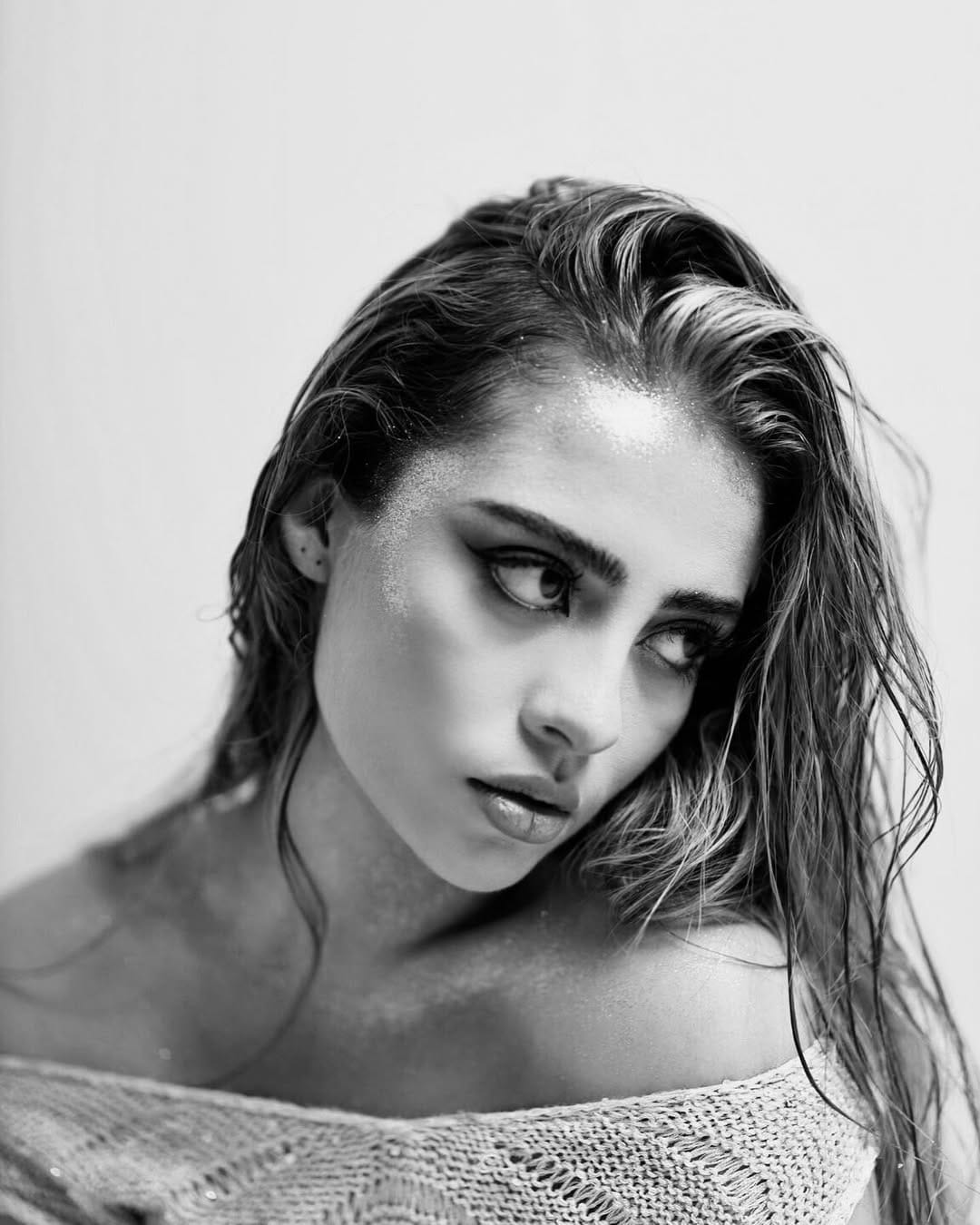 Post 10 by Melissa Rea on Instagram (image)