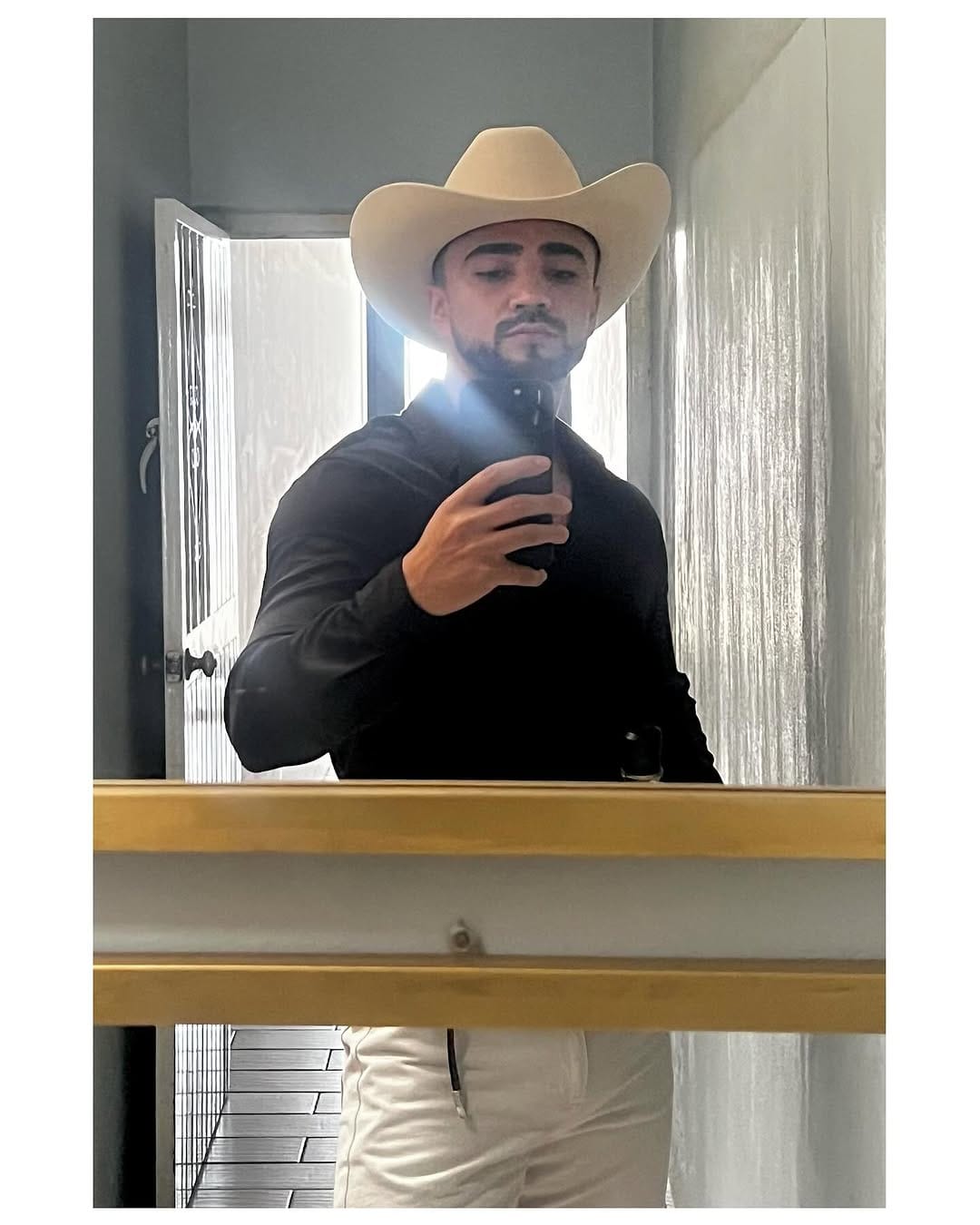 Post 7 by 🅔🅓🅤🅐🅡🅓🅞 🅒🅞🅡🅞🅝🅐🅓🅞 on Instagram (carousel)