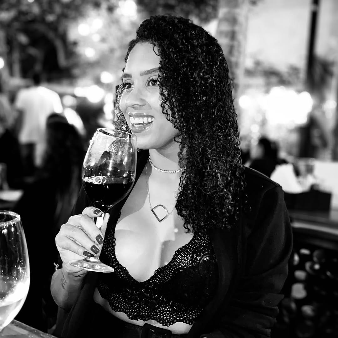 Post 6 by Daiane Gomes on Instagram (image)