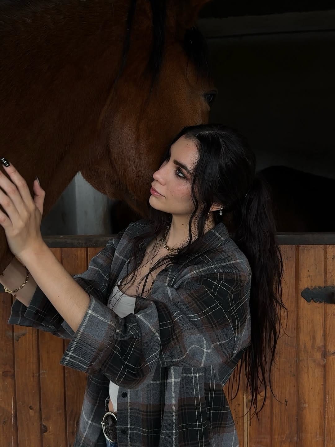 Post 6 by Léonor on Instagram (carousel)