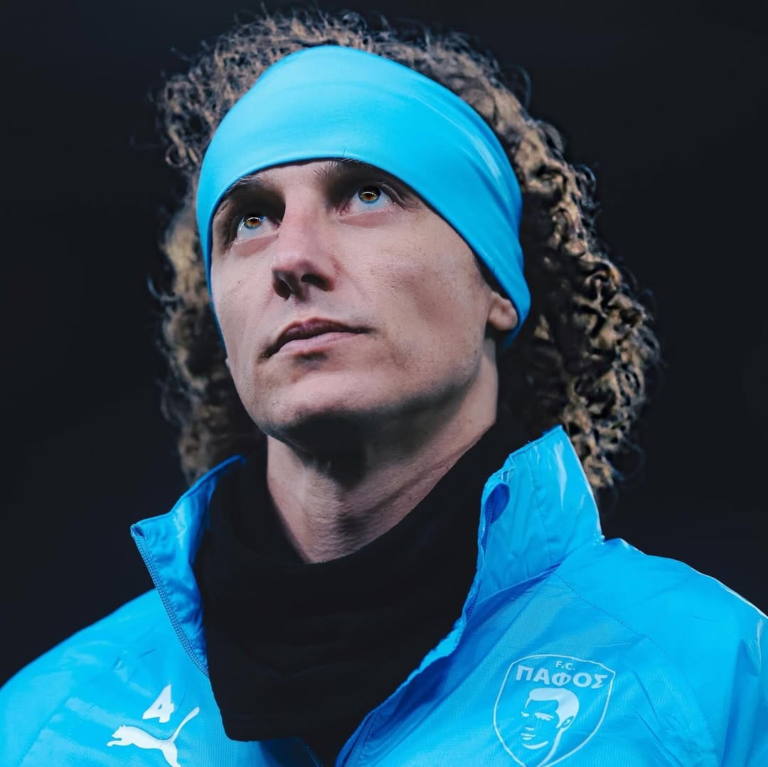 Post 1 by David Luiz on Instagram (carousel)