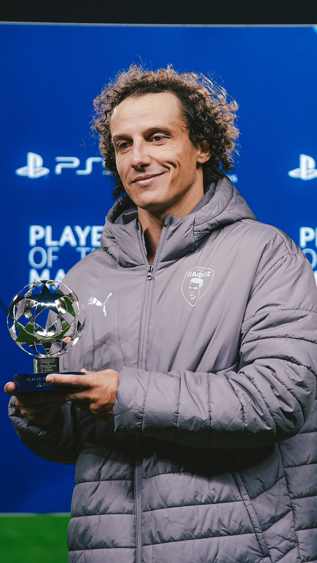 Post 9 by David Luiz on Instagram (video)
