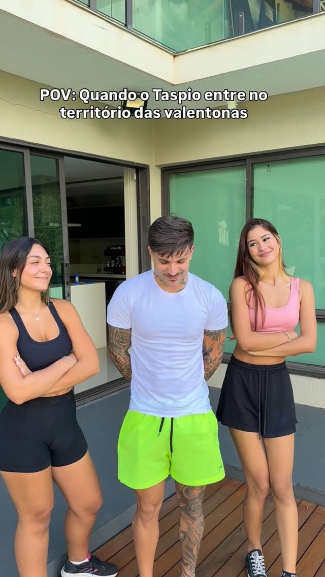 Post 1 by Camila Lins on Instagram (video)
