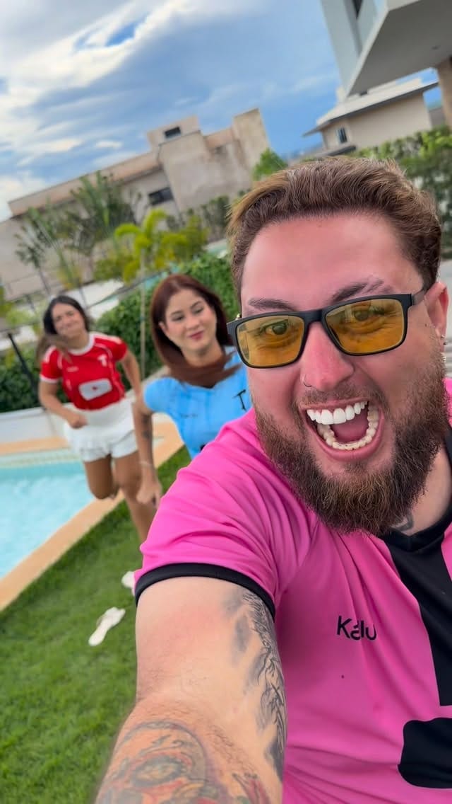 Post 8 by Camila Lins on Instagram (video)