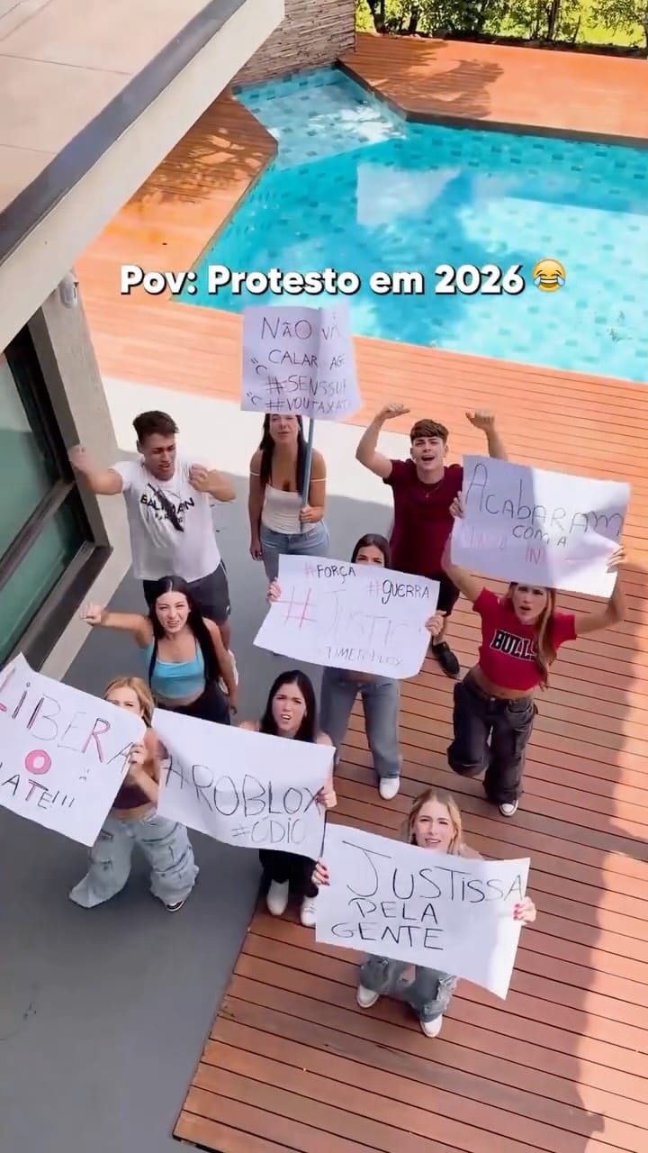 Post 4 by Camila Lins on Instagram (video)
