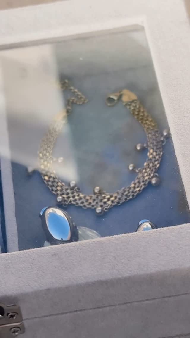 Post 2 by Banana Cream ®️ on Instagram (video)