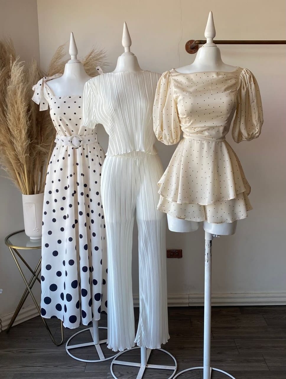 Post 10 by DICAM BOUTIQUE on Instagram (carousel)