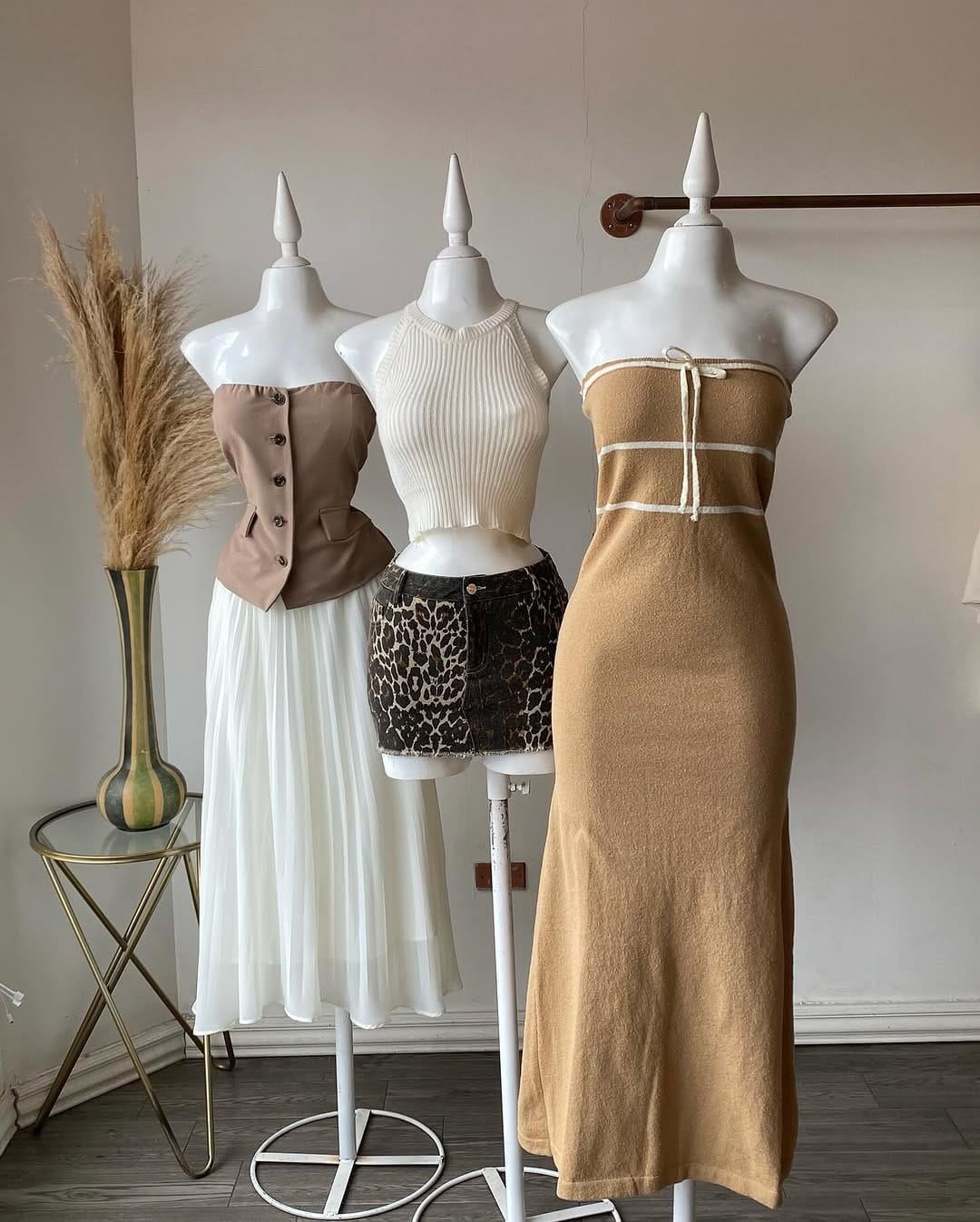Post 9 by DICAM BOUTIQUE on Instagram (carousel)