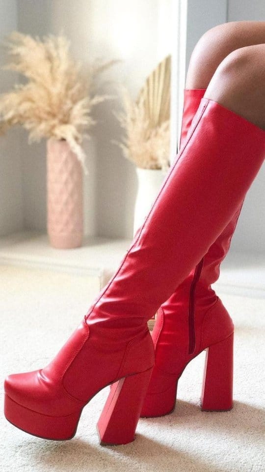 Post 6 by Shoe Therapy 👠✨ on Instagram (video)