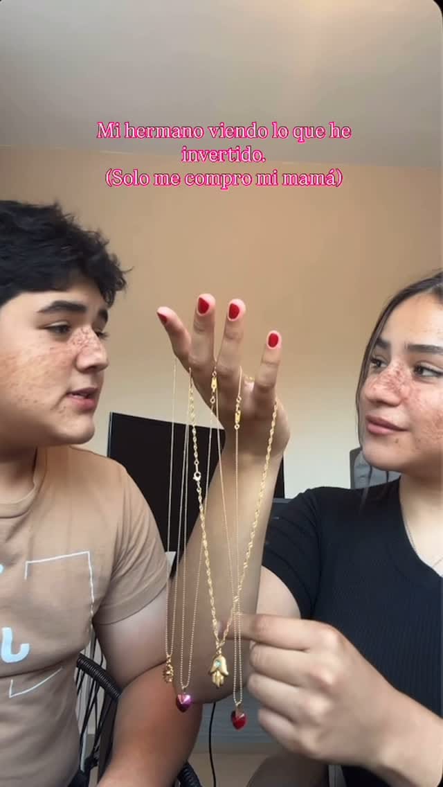 Post 2 by CAPIRO Joyería on Instagram (video)