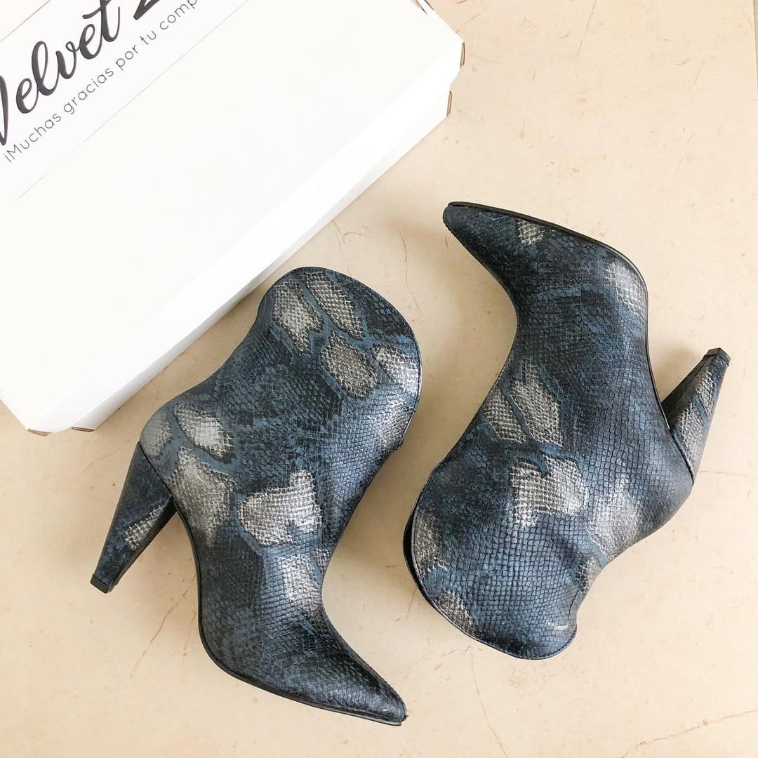Post 7 by Velvet 22 shoes on Instagram (image)