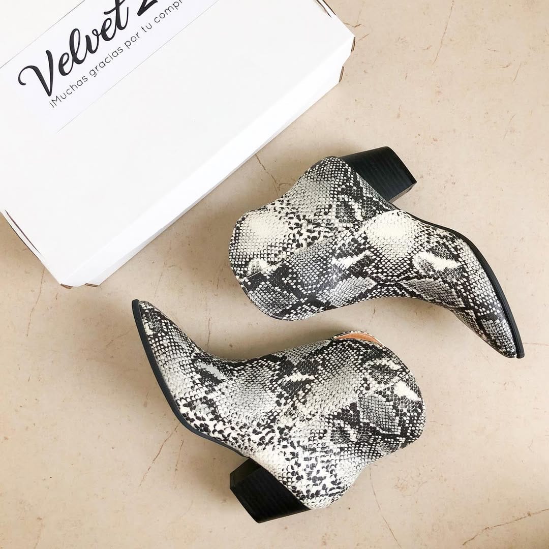 Post 10 by Velvet 22 shoes on Instagram (image)
