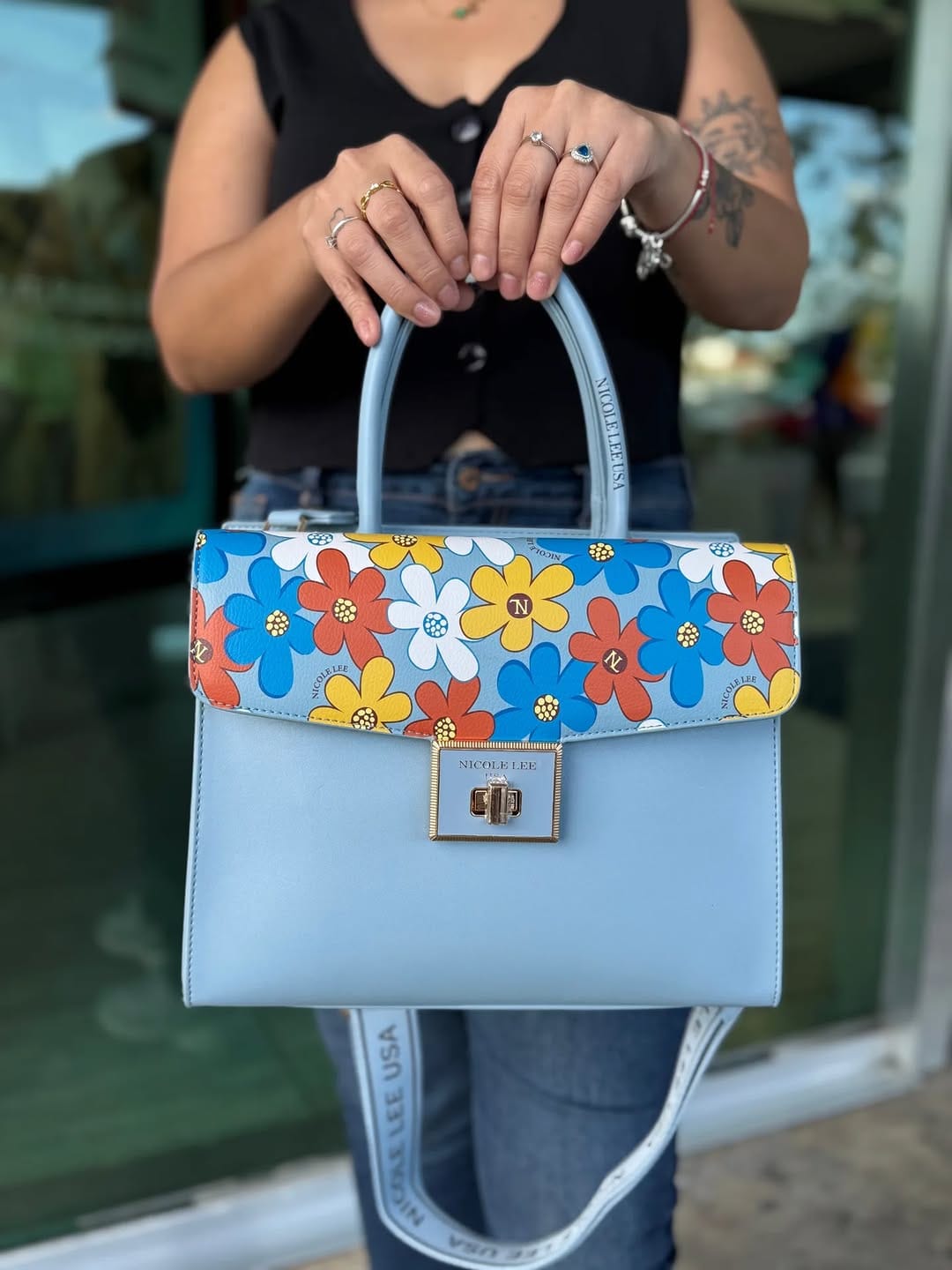 Post 9 by Nicole lee boutique Mérida on Instagram (carousel)