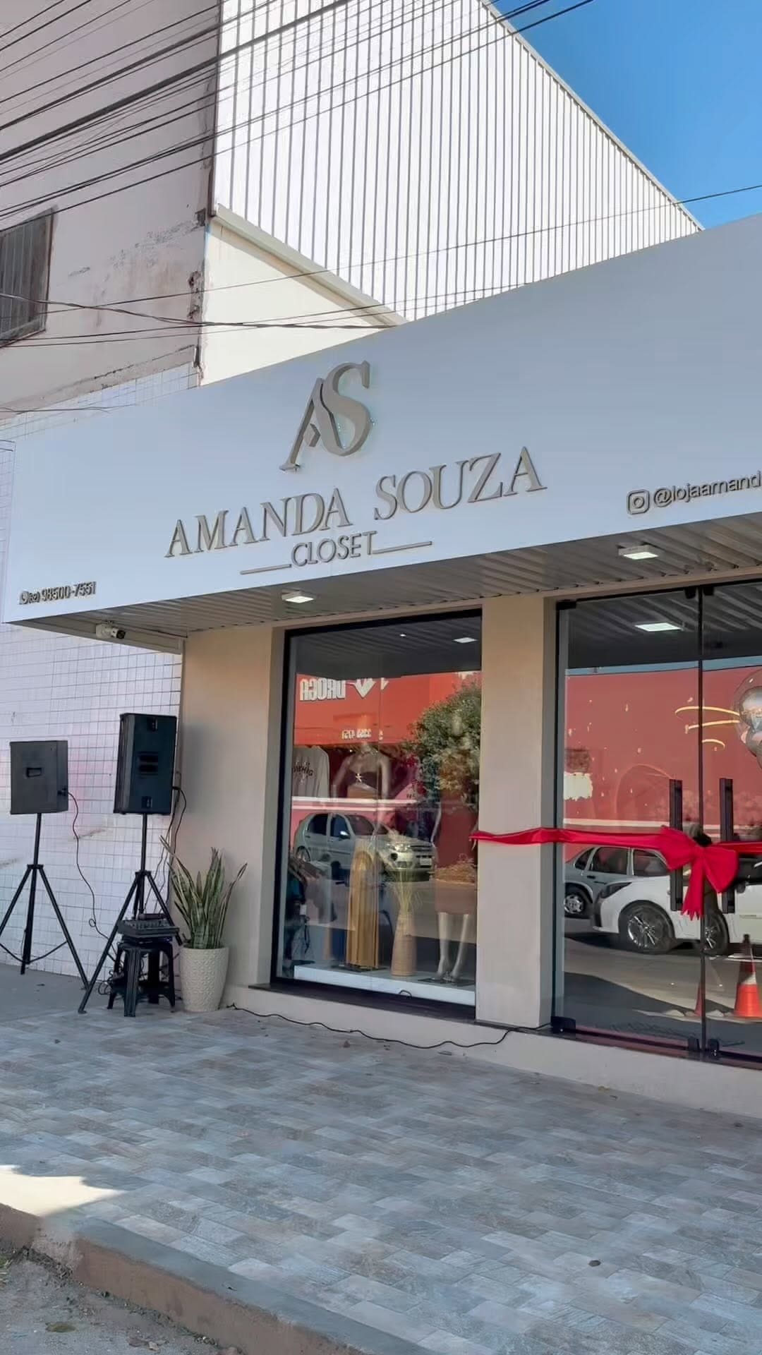 Post 5 by Amanda Souza/modelo on Instagram (video)