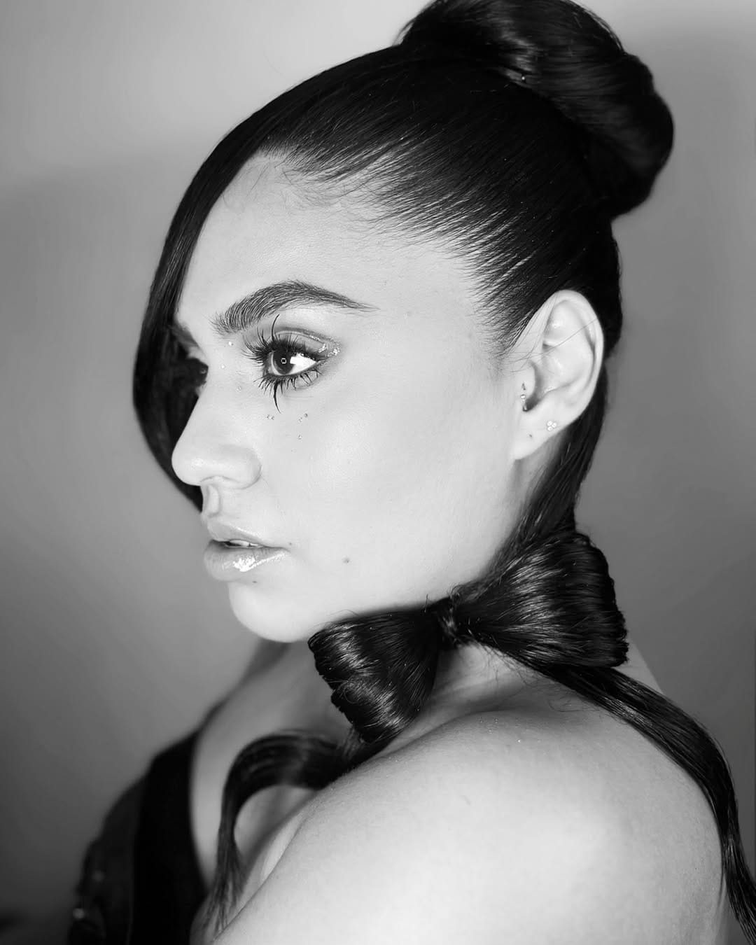 Post 7 by Arely Leal Makeup on Instagram (image)