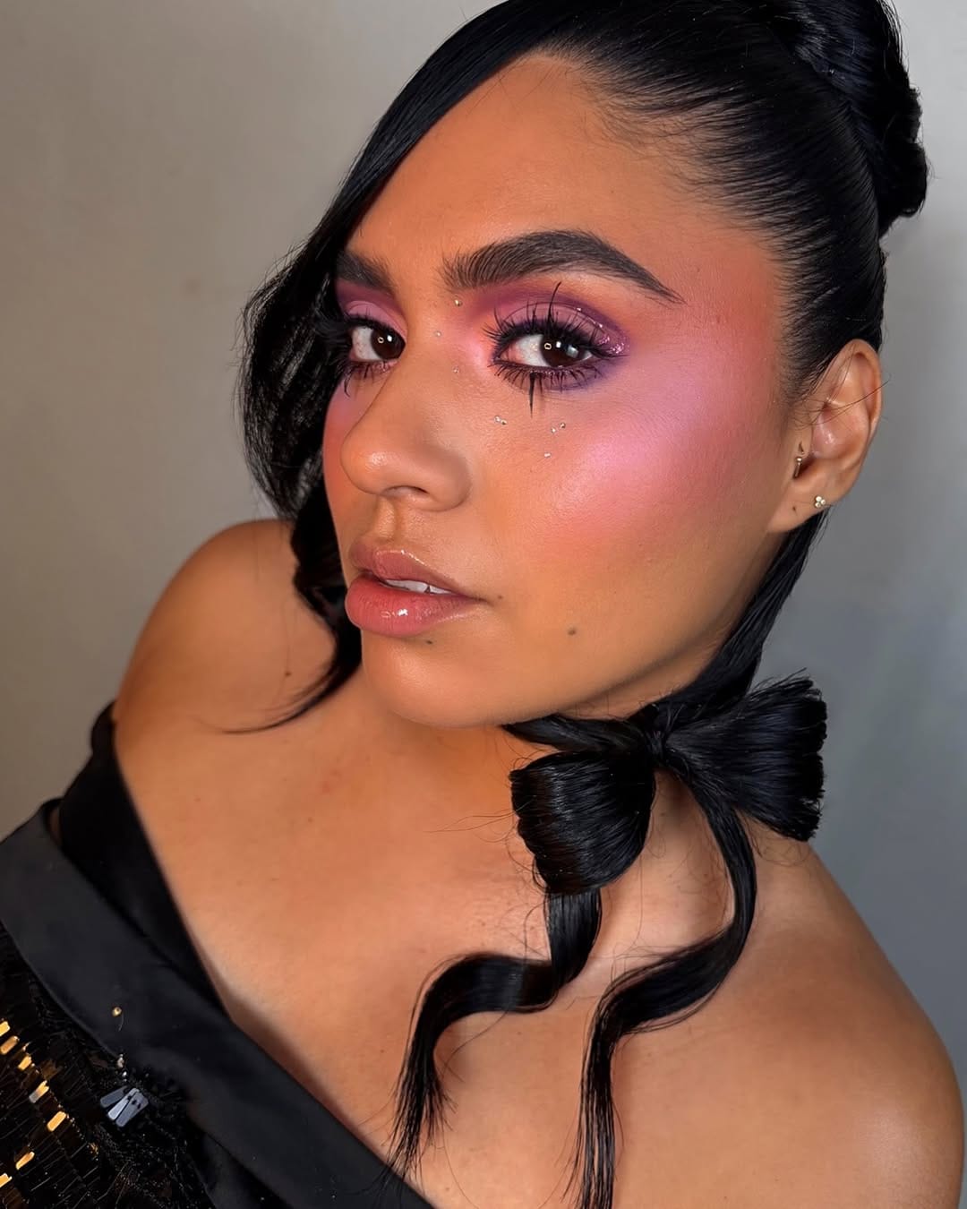 Post 6 by Arely Leal Makeup on Instagram (image)