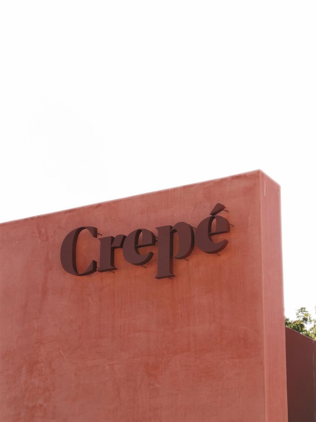 Post 3 by CREPÉ SALÓN on Instagram (image)