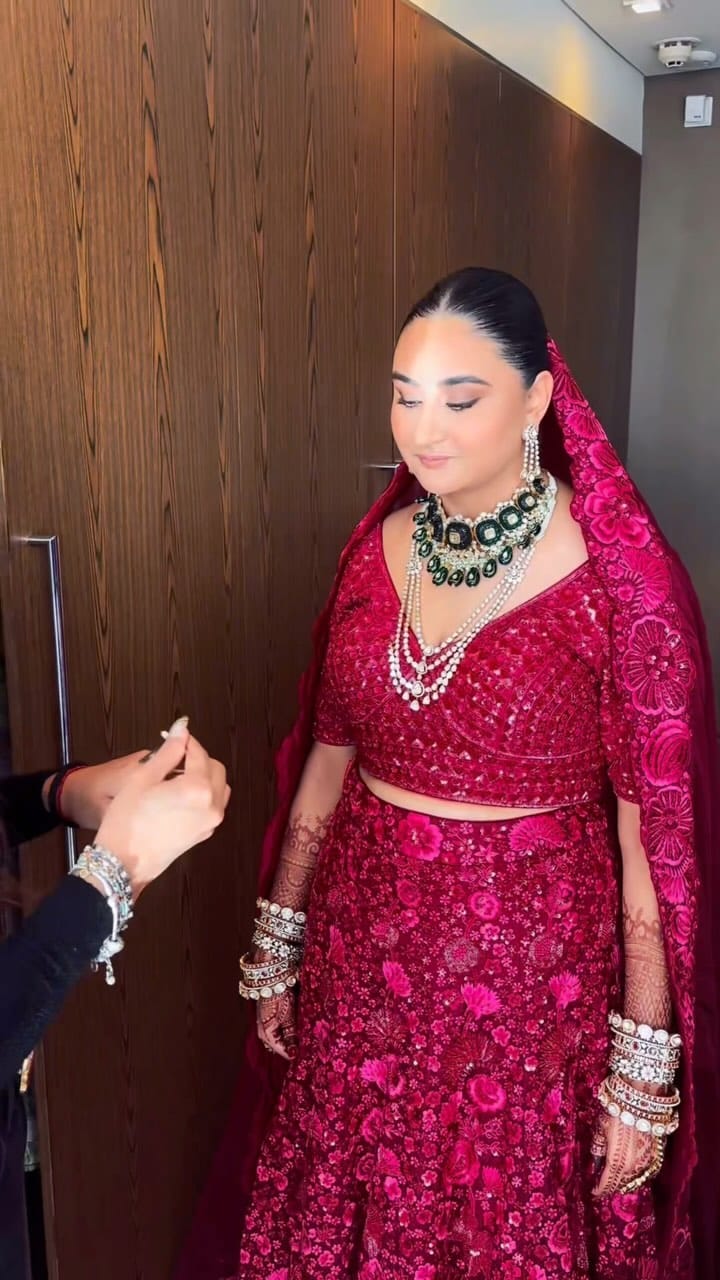 Post 10 by Mia Alonso Makeup Artist on Instagram (video)