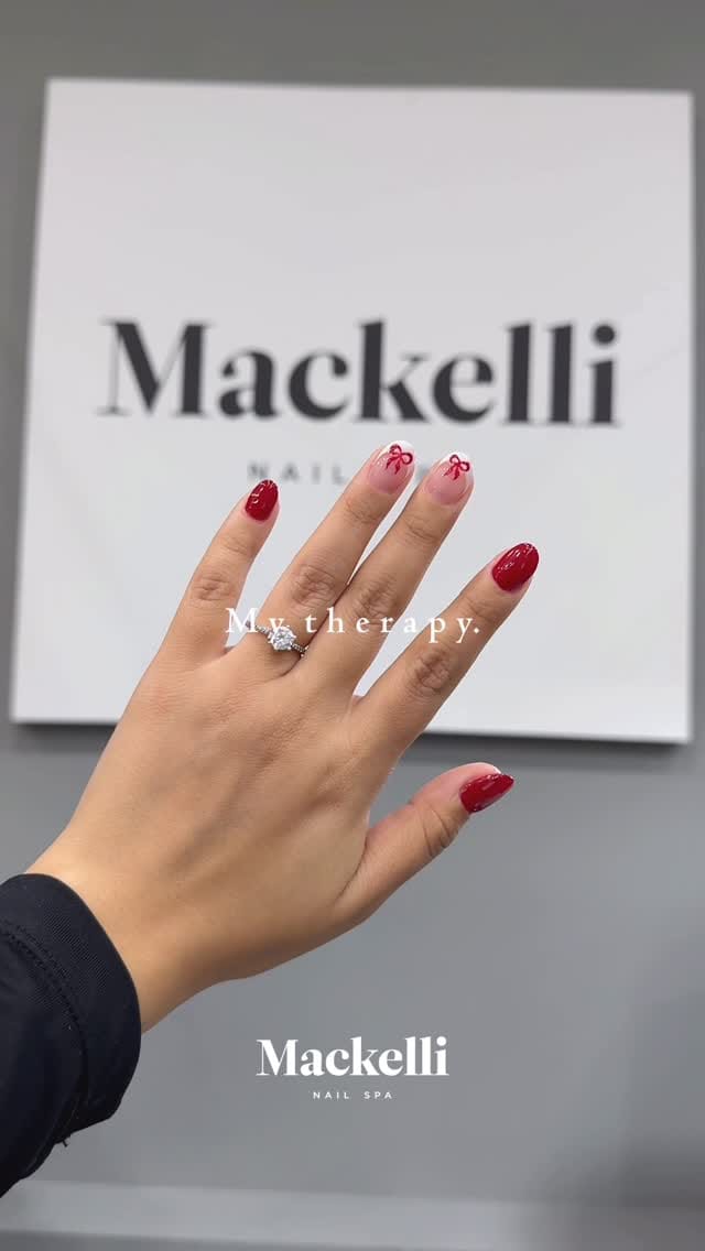 Post 4 by Mackelli Nail on Instagram (video)
