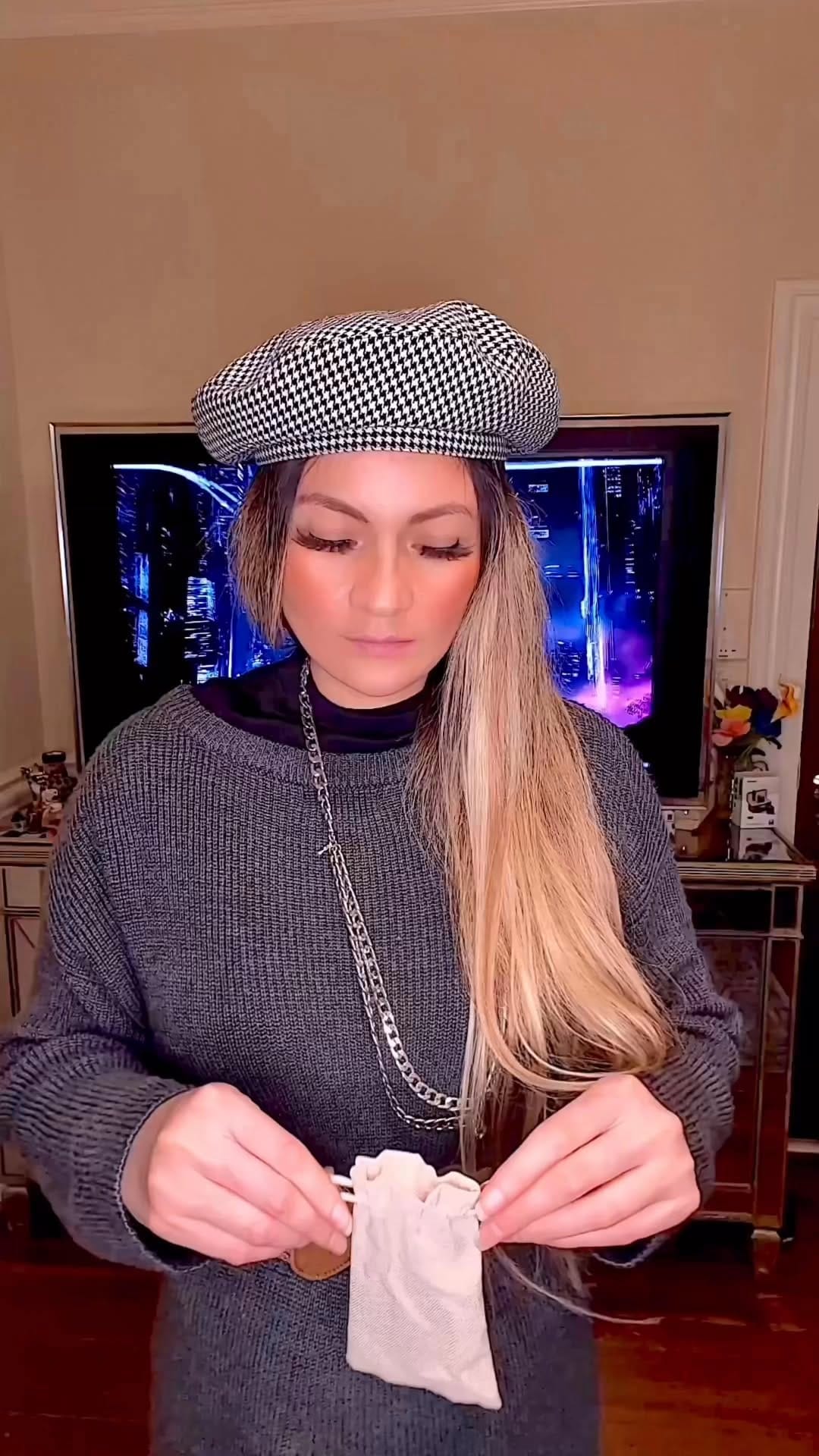 Post 2 by 💠Gorettimakeup💠 on Instagram (video)