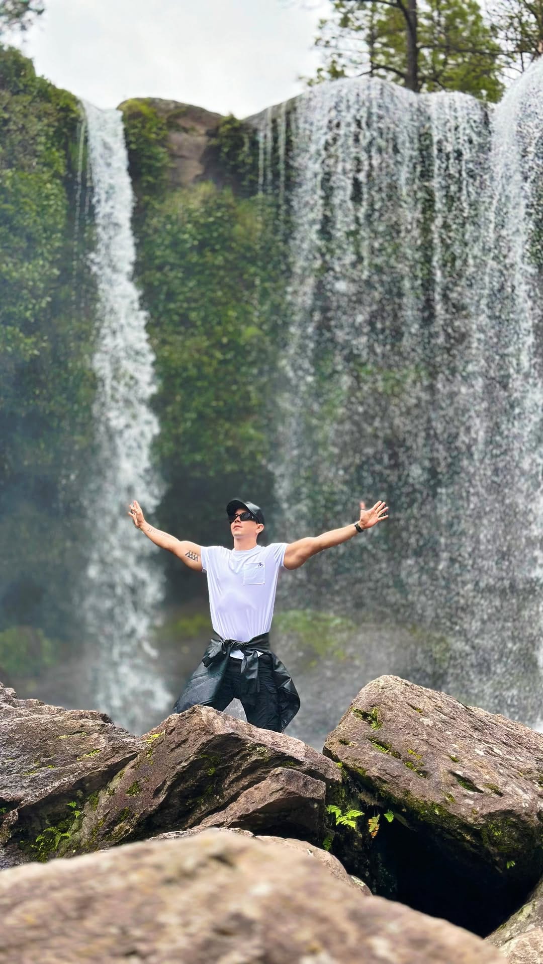 Post 3 by Alex Astorga on Instagram (video)