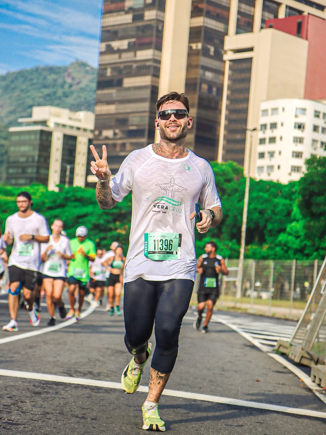 Post 7 by Rodrigo Coimbra on Instagram (carousel)